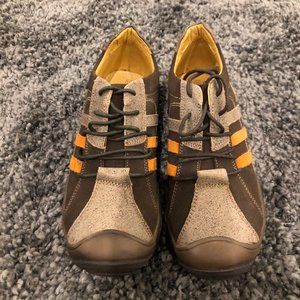 Boys Euro’s Brown and Orange Nubuck Sneakers
